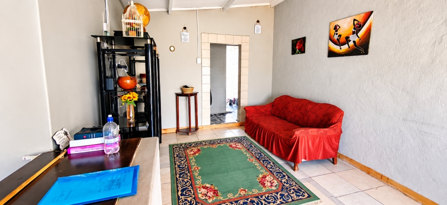 2 Bedroom Property for Sale in New Macassar Western Cape